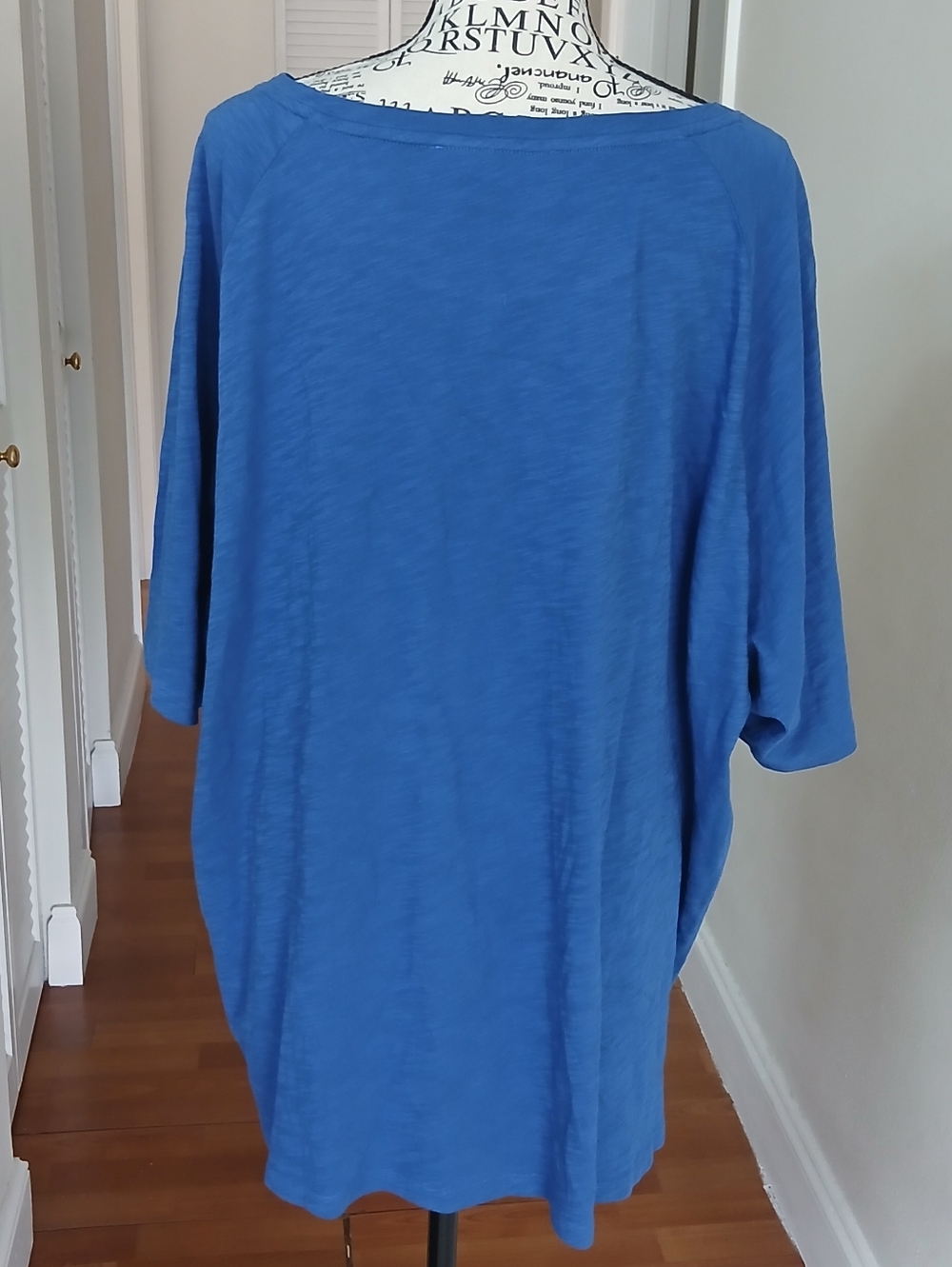 NWT Peruvian Connection Relaxed Raglan Tee - Picture 4 of 10